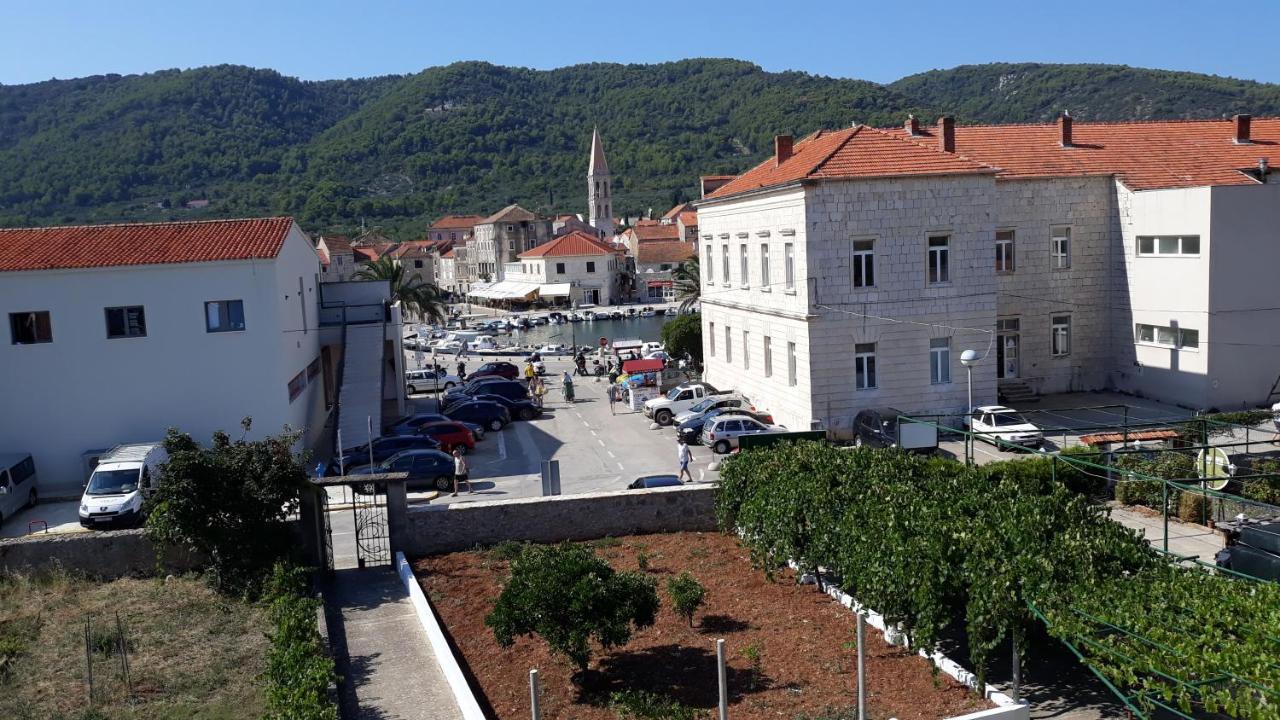 Apartman Tudor Стари Град Екстериор снимка
